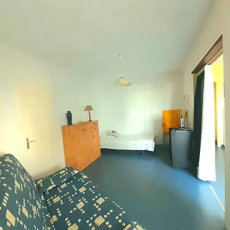 Apartament Spacieux T3 Idealement Situe Pres De La Et Des Commerces, Parking Privatif Inclus - Fr-1-324a-2 *