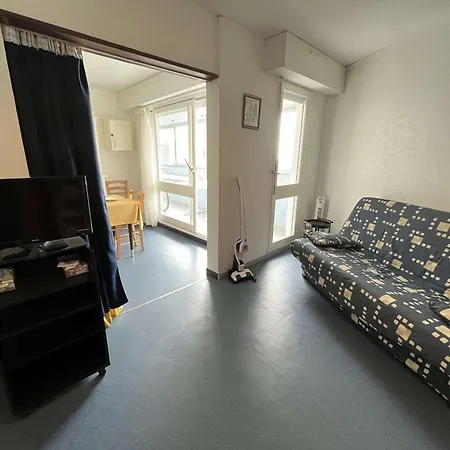 Spacieux T3 Idealement Situe Pres De La Et Des Commerces, Parking Privatif Inclus - Fr-1-324a-2 Apartment *