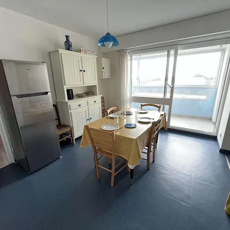 Spacieux T3 Idealement Situe Pres De La Et Des Commerces, Parking Privatif Inclus - Fr-1-324a-2 Apartment